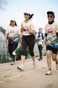 BIB: 8138
                            <button type="button" onclick="openModal(18895577)" class="btn btn-primary btn-sm float-right btn-popup" data-toggle="modal" data-target=".modal-high-quality">
                        <i class="fas fa-shopping-cart"></i> Add to Cart
                    </button>
                                            <button type="button" onclick="isThisMe(18895577, true)" class="btn btn-success btn-sm float-right btn-popup btn-isme hidden" data-toggle="tooltip" data-placement="bottom" title="นี่คือรูปของคุณใช่ไหม คลิกที่นี่เพื่อเอาเข้าอัลบั้ม">
                        <i class="fas fa-plus"></i> Add to album
                    </button>
                    <button type="button" onclick="isThisMe(18895577, false)" class="btn btn-warning btn-sm float-right btn-popup btn-isnotme hidden">
                        <i class="fas fa-ban"></i> Remove from album
                    </button>